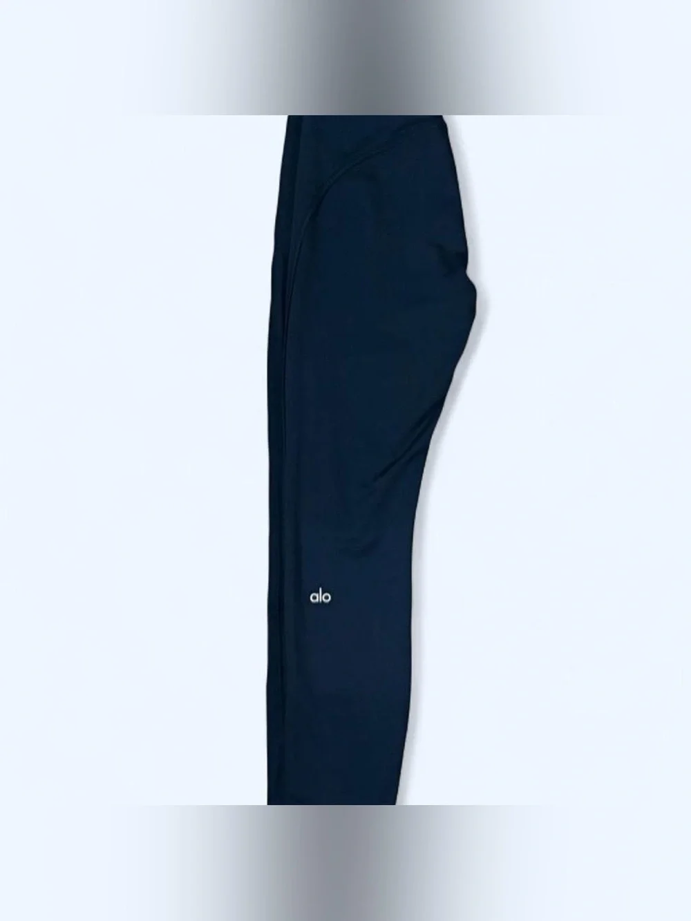 Alo Yoga Airlift Navy Suit Up Leggings SZ. M NWOT
